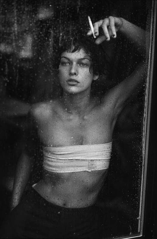 Η Milla Jovovich φωτογραφημένη το 1996, Vogue IT.