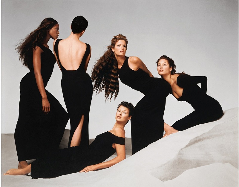 Το απόλυτο minimal αποτυπωμένο από τον Richard Avedon, συλλογή Versace 1993.