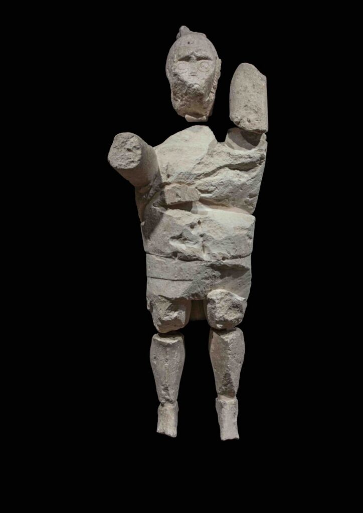 Άγαλμα πυγμάχου, Νεκρόπολη του Mont’e Prama, Πρώιμη Εποχή του Σιδήρου, Ασβεστόλιθος, Κάλιαρι, Εθνικό Αρχαιολογικό Μουσείο