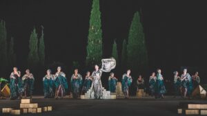 ΚΘΒΕ: Η «Ελένη» του Ευριπίδη στέλνει μήνυμα αλληλεγγύης στο Αρχαίο Θέατρο της Επιδαύρου