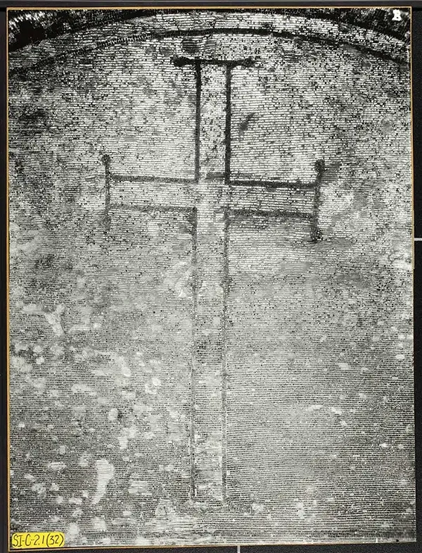 cross-hagia-sophia-mosaic-iconoclasm-photograph